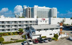 The Hotel Miami Beach Collins